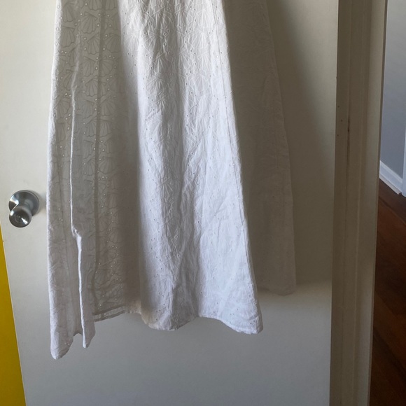 BNWT She’ll Broderie Midi Dress - Picture 3 of 3